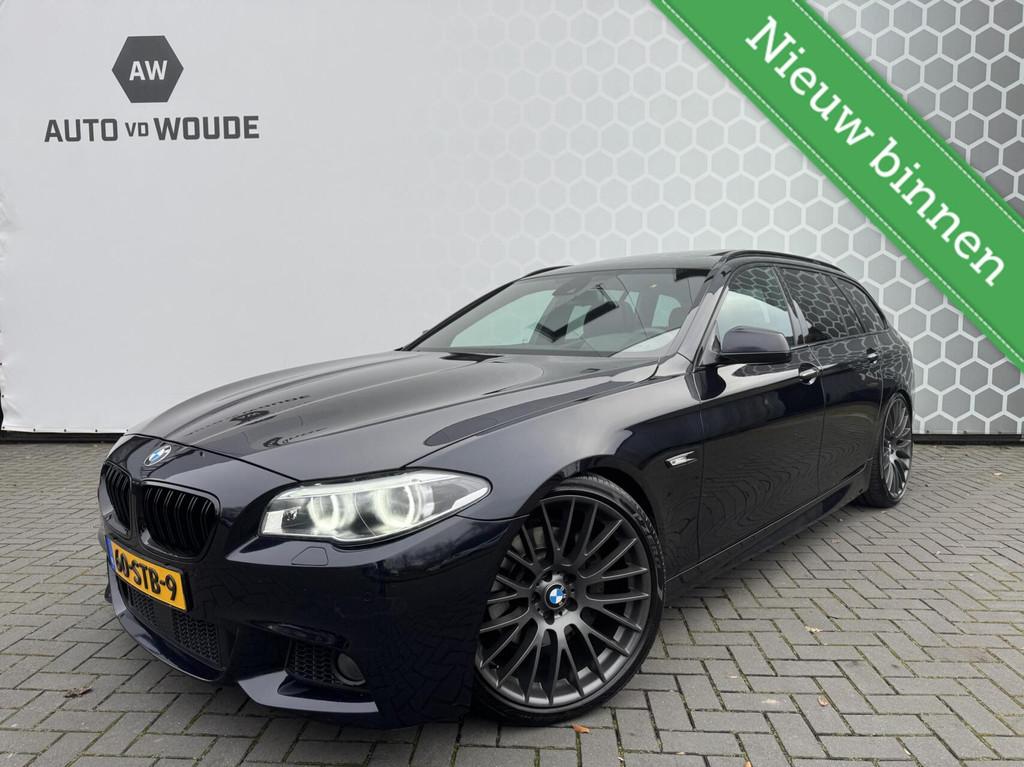 BMW 5-serie Touring 530d High Executive Softclose Leer Pano, Autos, BMW, Cuir, Entreprise, 2000 kg, Carnet d'entretien