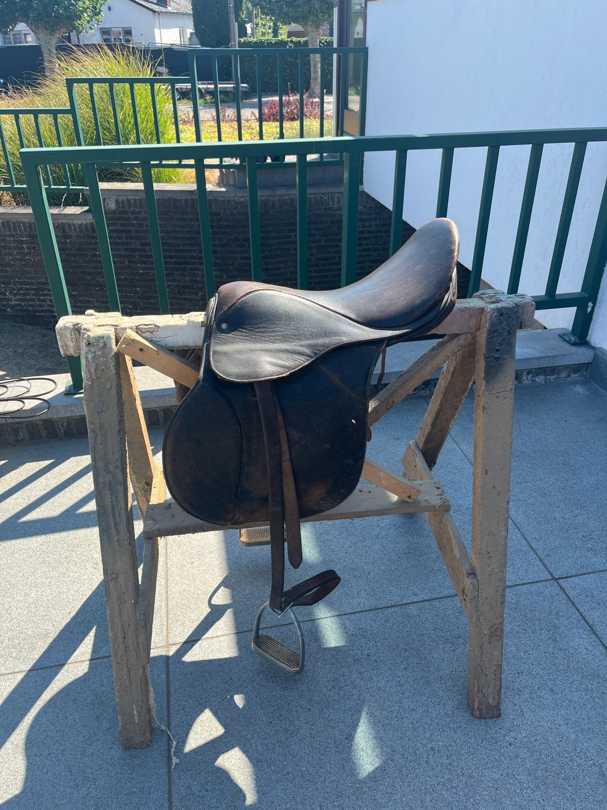 2x Springzadel te koop, Animaux & Accessoires, Chevaux & Poneys | Selles, Enlèvement, Utilisé