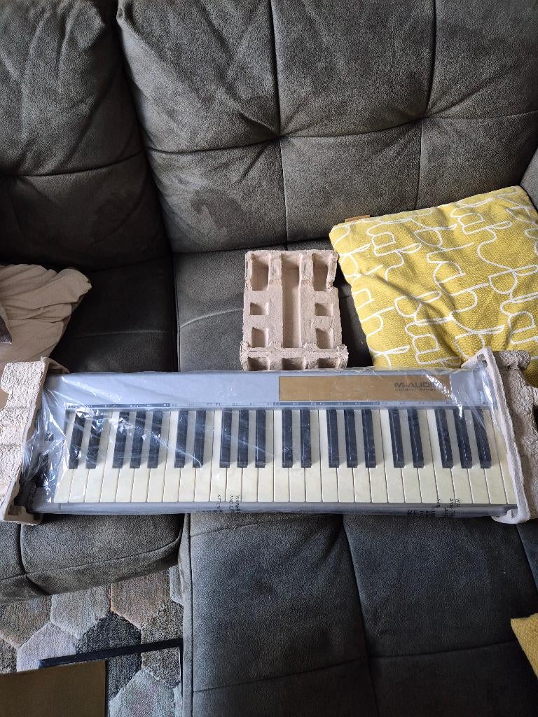 Keystation 49e M-AUDIO (usb), Autres marques, Connexion MIDI, Enlèvement, Utilisé