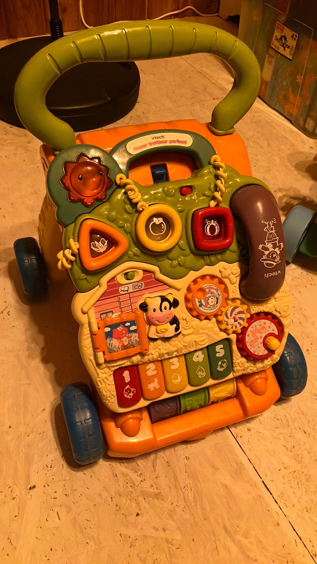 Vtech 4 roues type trotteur jeu musical français, Enlèvement, Utilisé, 6 mois à 2 ans