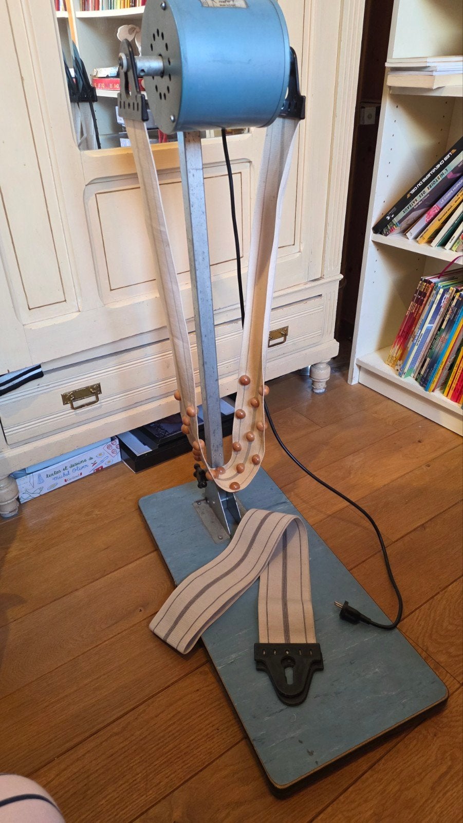 Appareil de massage Vintage a sangles, Ophalen