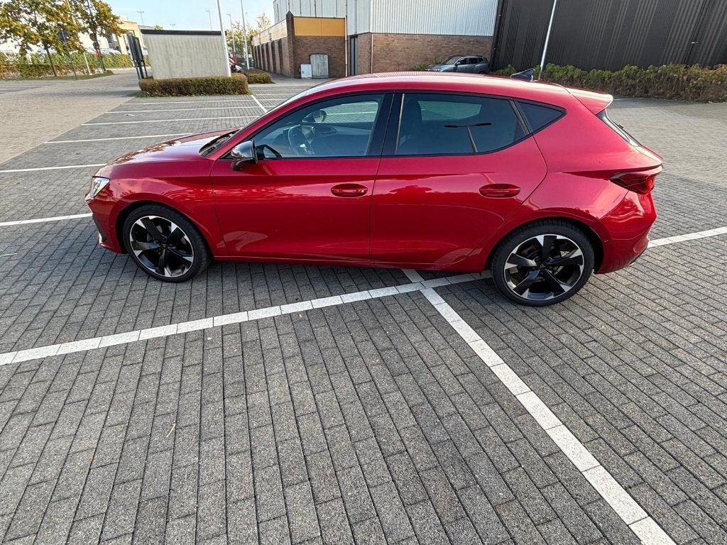 Cupra Leon 5D 1.5 eTSI 150 PS (110 kW) DSG 7G Mild Hybrid, Autos, Rouge, Achat, Leon, Entretenue par le concessionnaire