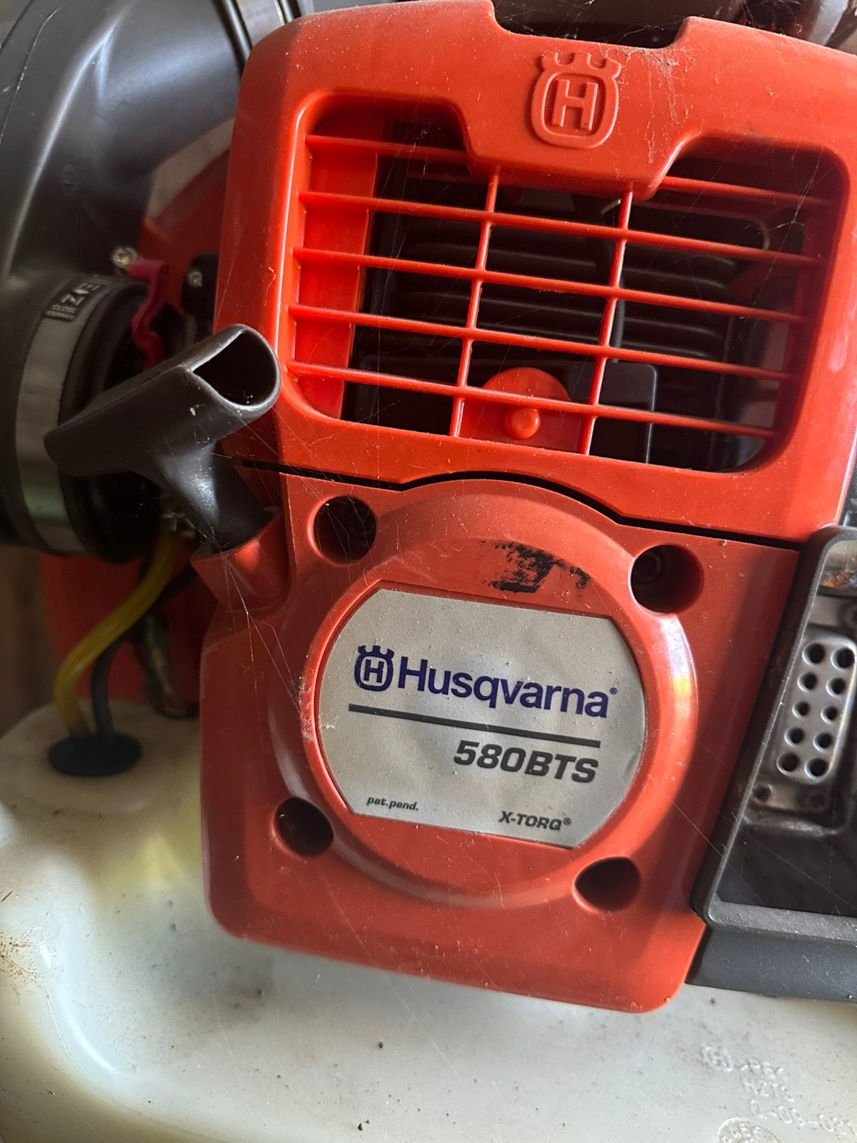 Krachtige benzinemotor bladblazer van Husqvarna, Benzine, Gebruikt, Verzenden, Ruggedragen