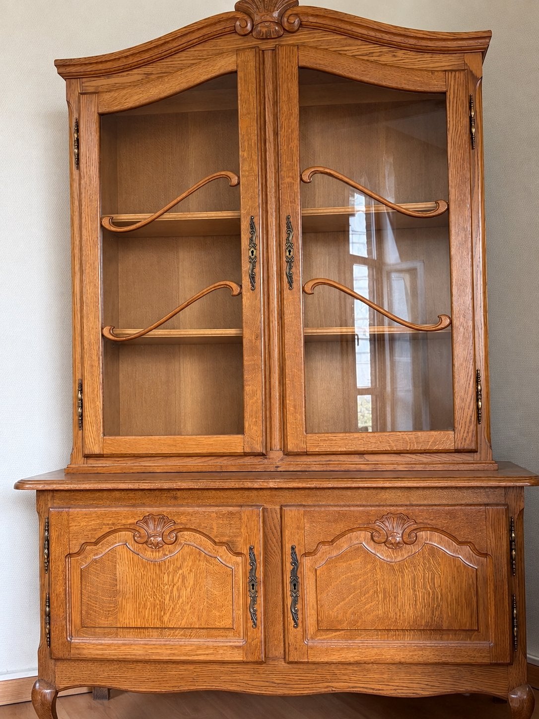 Armoire vitrine, Enlèvement