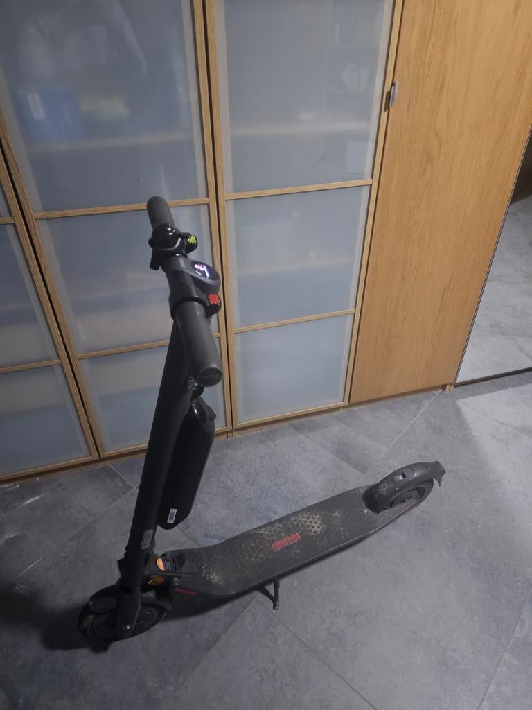 Elektrische scooter (E45E), Fietsen en Brommers, Ophalen, Gebruikt, Elektrische step (E-scooter), Segway Ninebot