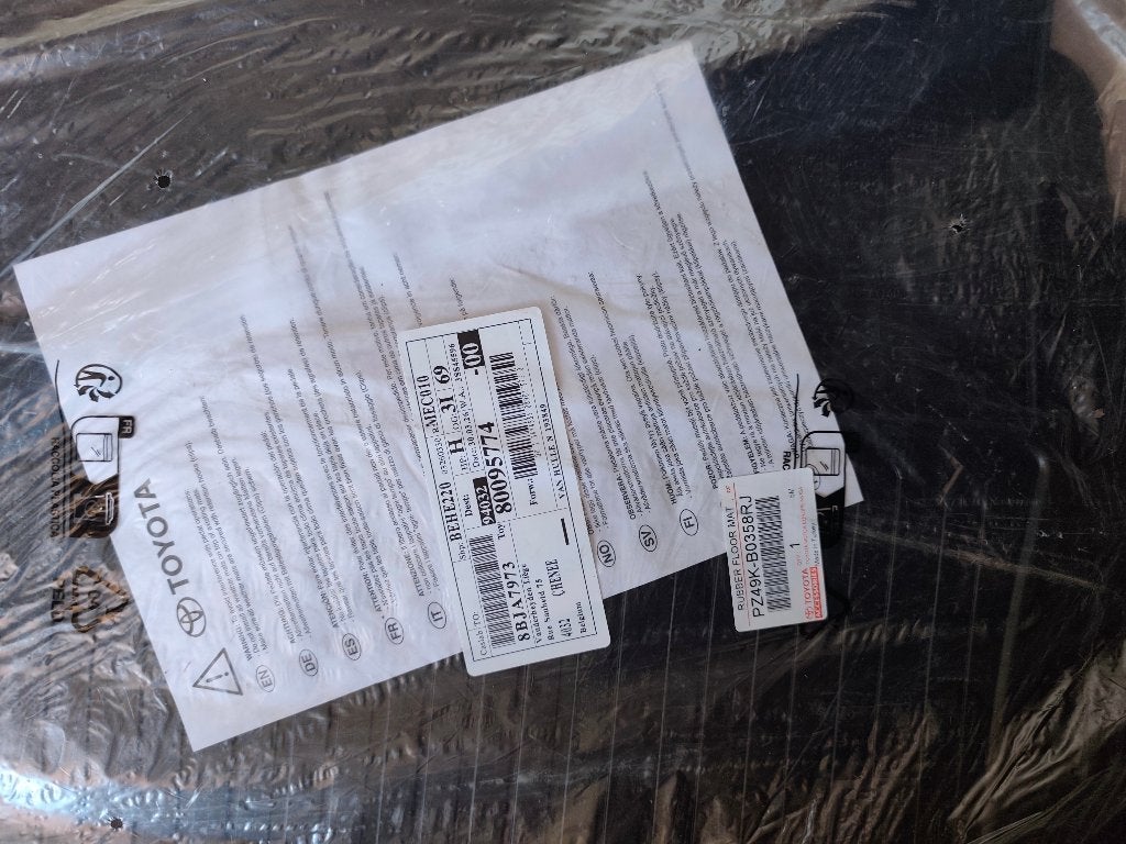 Tapis de sol Toyota Yaris 3 caoutchouc, Enlèvement, Neuf