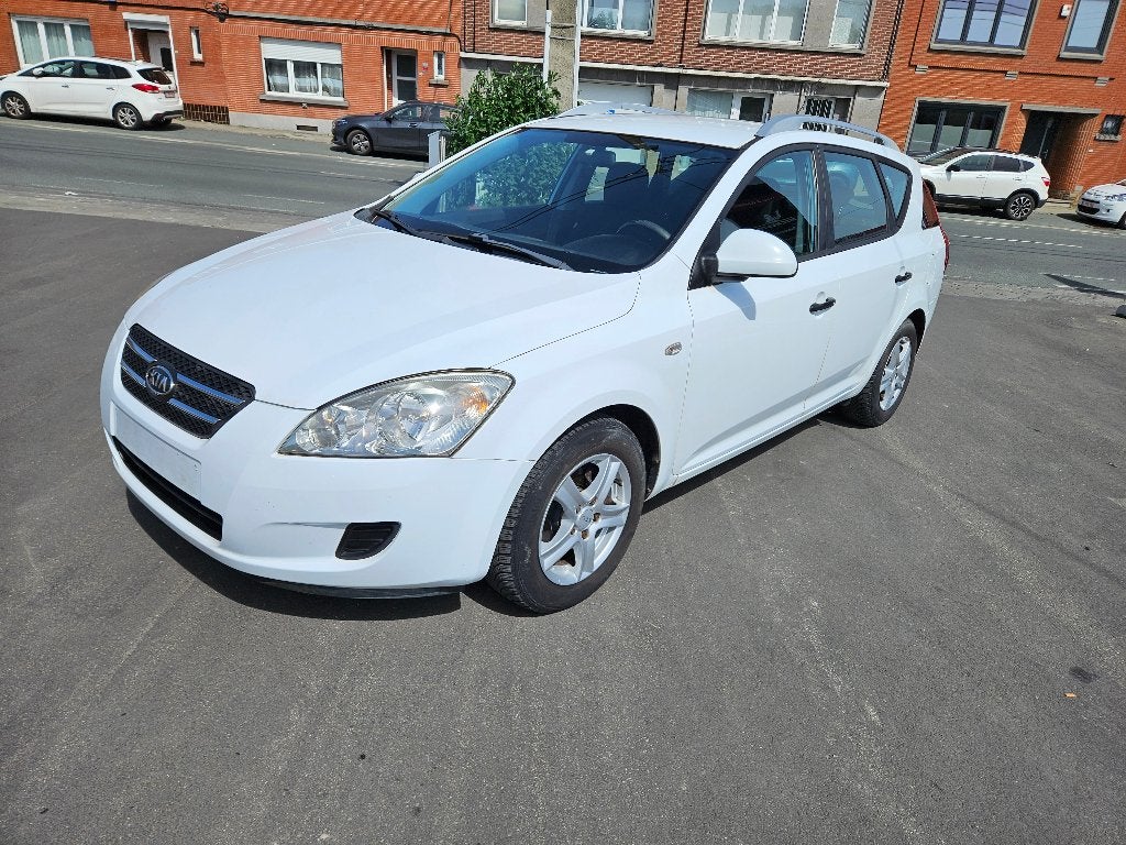 Kia ceed1.6crdi2009clim prêt à être immatriculer tb.état, Autos, Boîte manuelle, Entretenue par le concessionnaire, 5 portes, Particulier