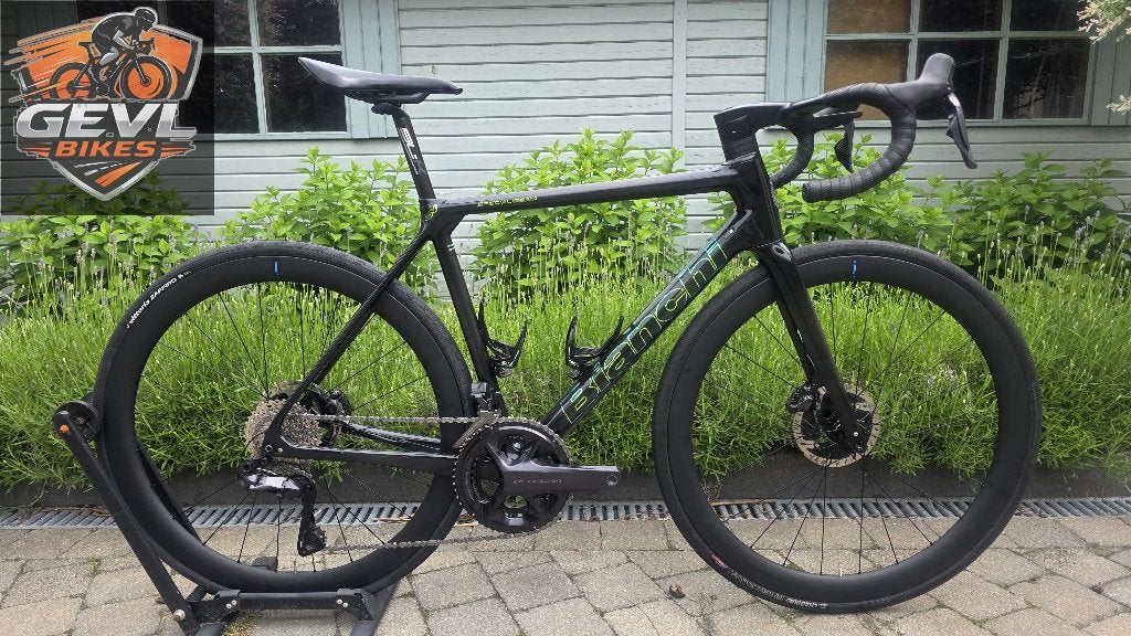 Bianchi Specialissima Ultegra DI2 12 pièces + carbone roues, G, G, G, Comme neuf
