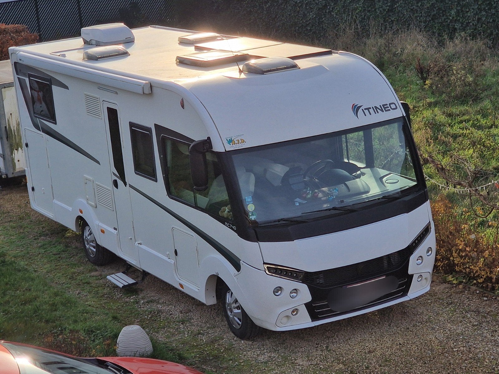 Itinéraire MC740 4 personnes 3 150 kg, 40 000 km 2021 bw.j., Jusqu'à 4, 6 à 7 mètres, ESP - Contrôle de stabilité, Boîte manuelle