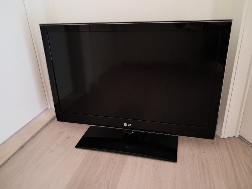 LG  -  LED – LCD  TELEVISIE “ 32 “ met afstandsbediening, Audio, Tv en Foto, Televisies, Ophalen, Gebruikt, 50 Hz, LCD