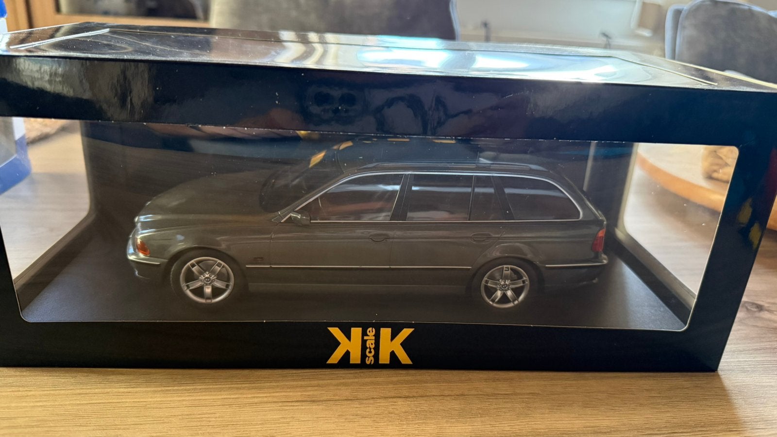 BMW 540i Touring 1:18 Solido, Ophalen, Zo goed als nieuw, Solido