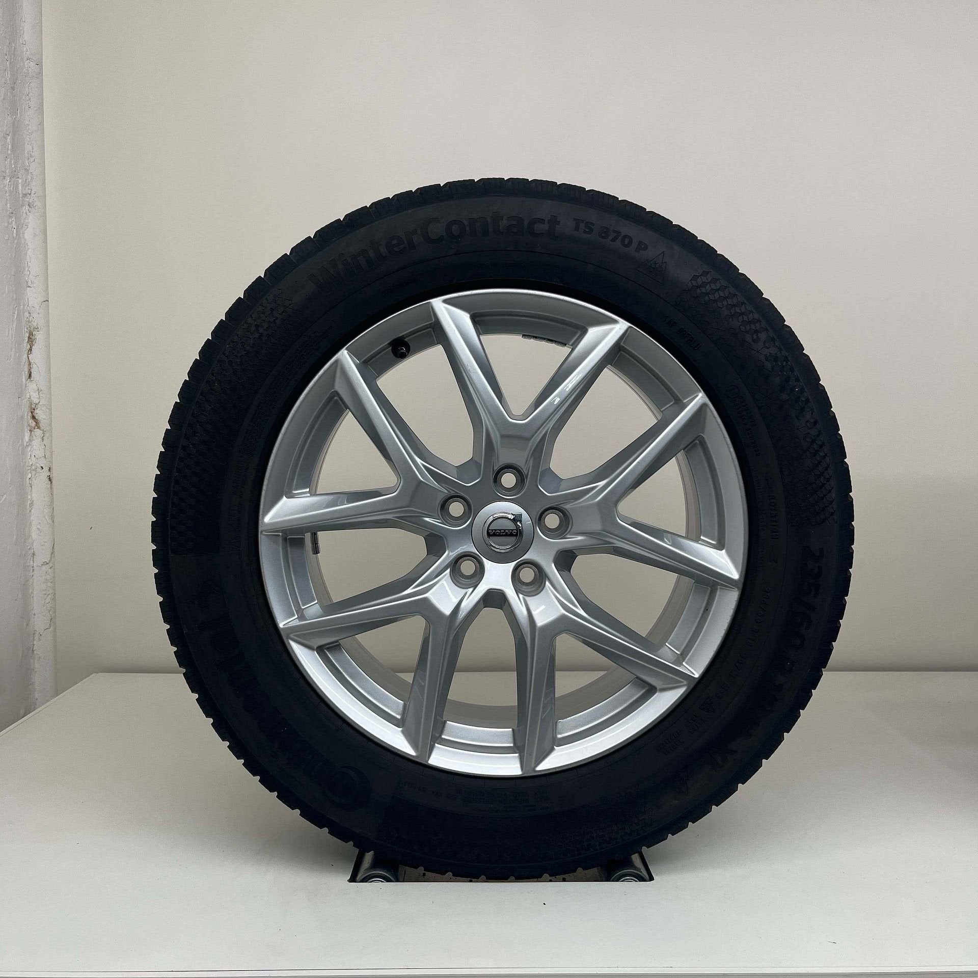 Volvo XC60 - 18 inch - winterbanden, Autos : Pièces & Accessoires, Pneus et Jantes, Pneus hiver, Enlèvement ou Envoi, Véhicule de tourisme