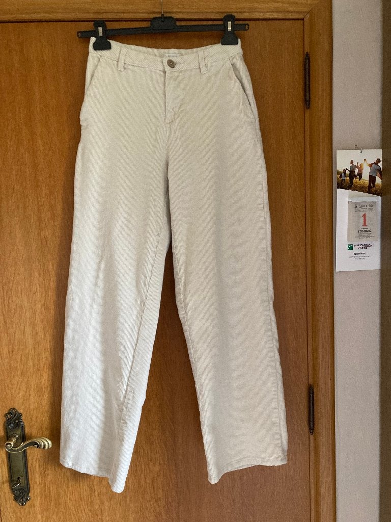Beige lange broek in geribbelde velours, Frizzle, 176, Pantalon, Enlèvement ou Envoi, Frizzle by Bel & Bo, Comme neuf