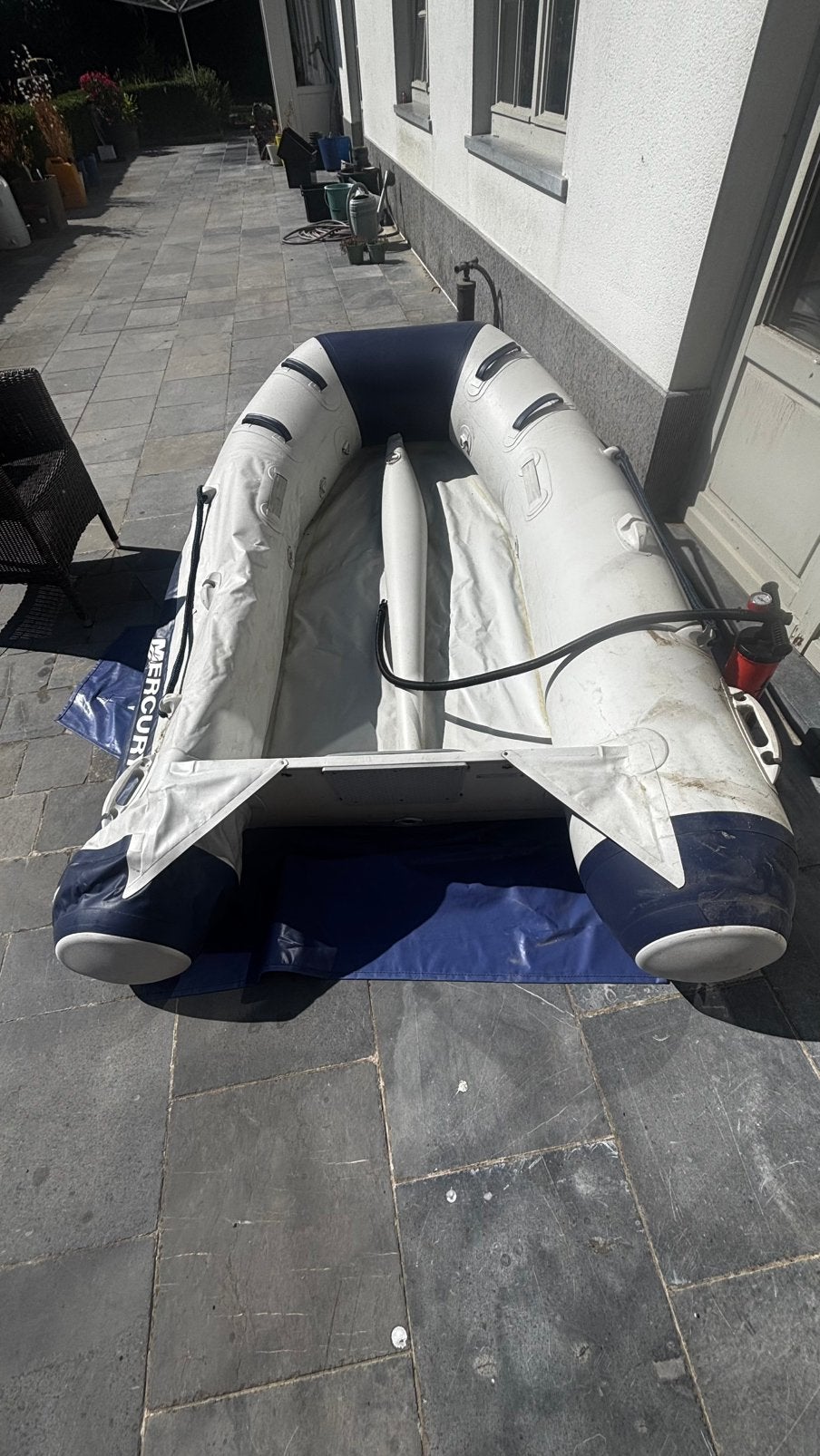Mercury dinghy + opblaaspomp ! Klein lek links!, Ophalen, Peddels, Mercury
