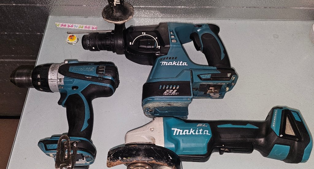 Makita lot machines, Doe-het-zelf en Bouw, Ophalen, Gebruikt, 1000 watt of meer, Haakse handslijpmachine