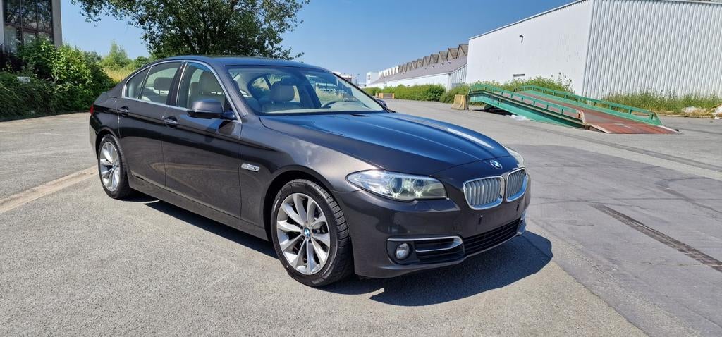 BMW 520 Modern 2.0D 184pk Automaat Euro 6 2014, Auto's, BMW, Automaat, 1995 cc, 4 cilinders, Bruin