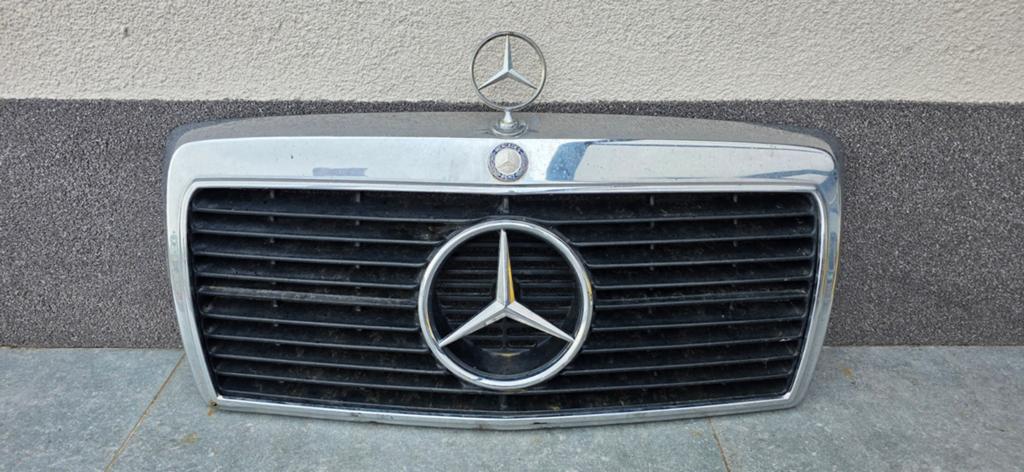 Grille voor Mercedes W124, Ophalen of Verzenden, Gebruikt, Voor, Mercedes-Benz