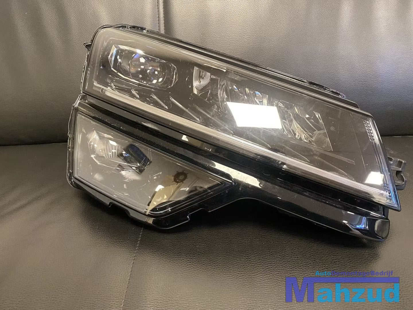 2020 SKODA KODIAQ Rechts koplamp 7P5941591AJ 57D941016D, Tr. Vaclava Klementa 869
293 01  Mlada Boleslav, CZ, Skoda, Skoda Auto a.s.