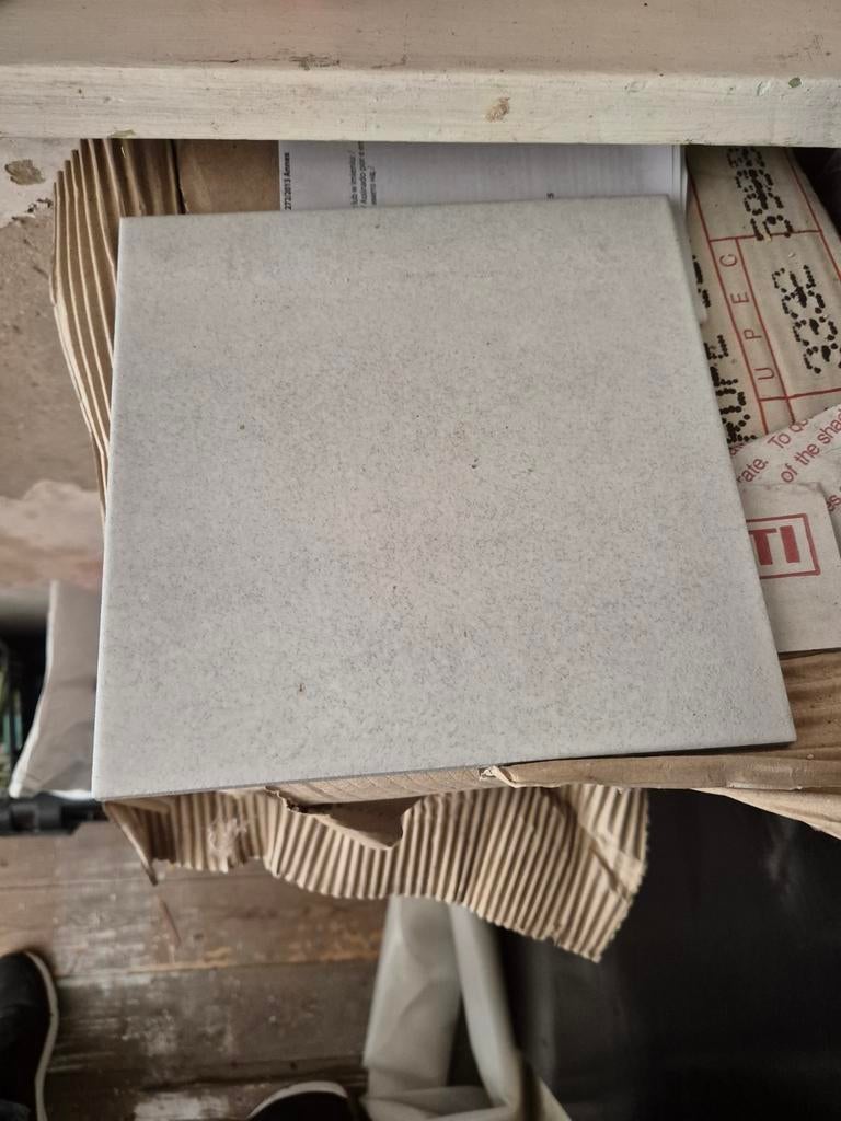 100 Cerabati tegels 20x20, Ophalen