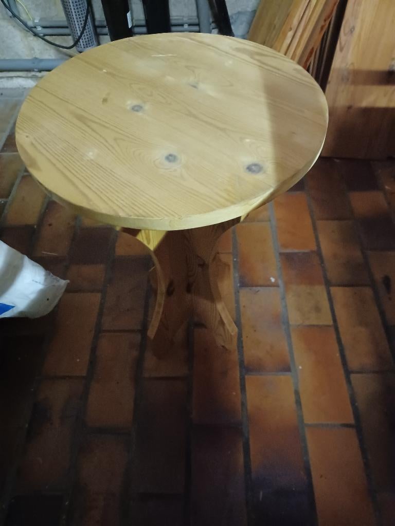 Kleine bijzettafels, Huis en Inrichting, Ophalen, 50 tot 75 cm, Rond, Zo goed als nieuw