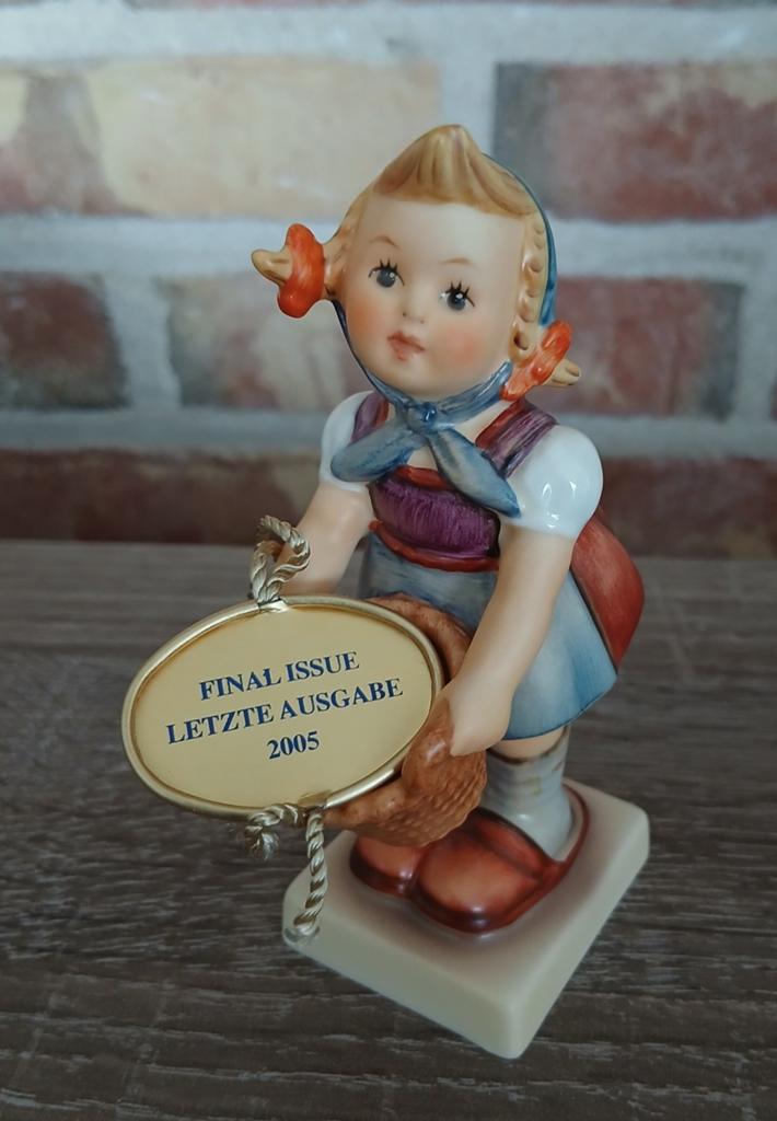 Hummel nr. 73 - Little Helper - 10,5 cm - Final Issue, Verzamelen, Beelden en Beeldjes, Zo goed als nieuw, Hummel, Ophalen of Verzenden
