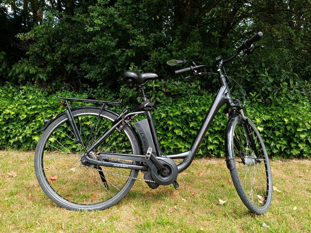 Raleigh Dover 7 e-bike – 28' – jaarlijks onderhouden, Vélos & Vélomoteurs, Vélos électriques, Autres marques, 47 à 51 cm, 50 km par batterie ou plus