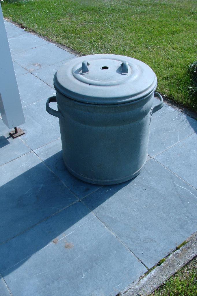 zinken (galvanisé) ketel met deksel, Ophalen