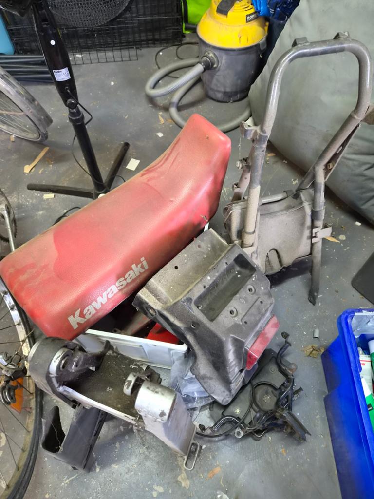 Pièces gratuites pour Kawasaki KLR 650, Motos, Enlèvement