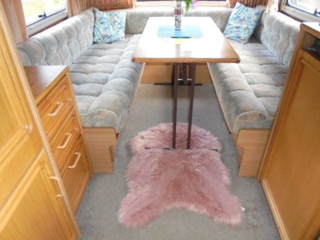 Award 670-rondzit-treinzit/vast bed-douche wc-tent-luifel, Jusqu'à 5