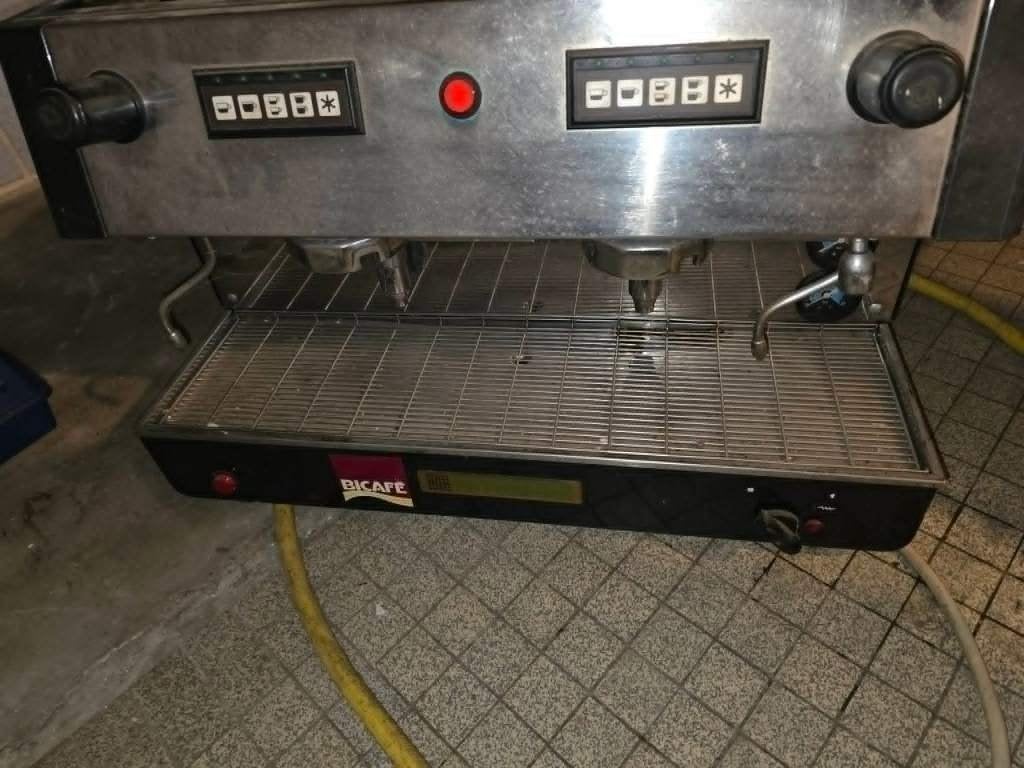 Machine a café expresso profesionnel, Elektronische apparatuur, Koffiezetapparaten, Gebruikt, Gemalen koffie, Espresso apparaat