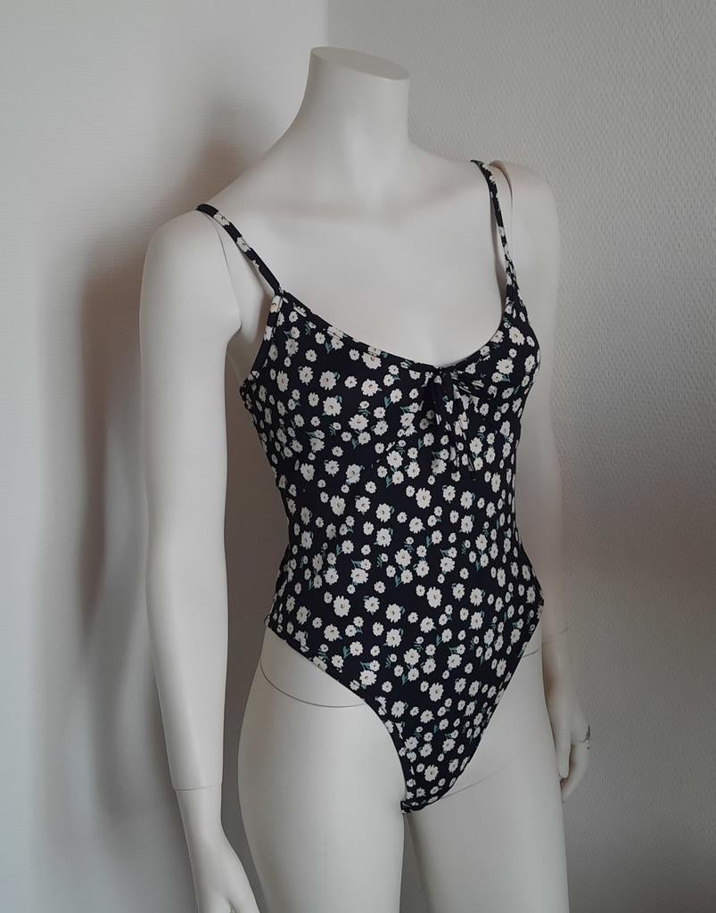 NOUVEAU Body et body Shein « M », Shein, Enlèvement ou Envoi, Body ou Corset