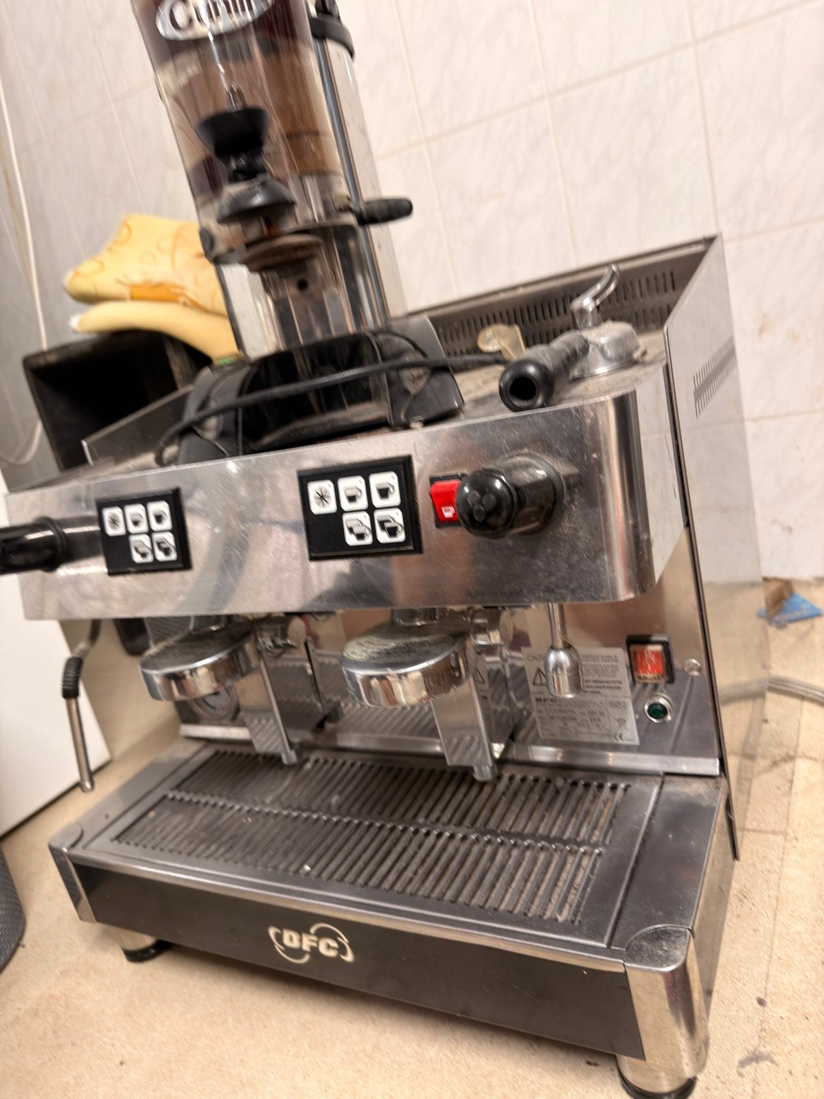 Professionele BFC 2groeps espressomachine Cunill koffiemolen, Ophalen, Zo goed als nieuw
