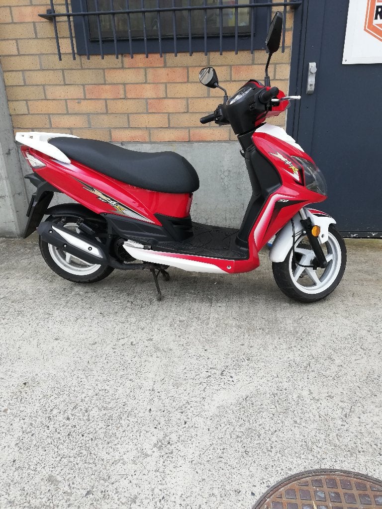 Scooter a vendre, Vélos & Vélomoteurs, Autres modèles, Enlèvement, Utilisé, Essence
