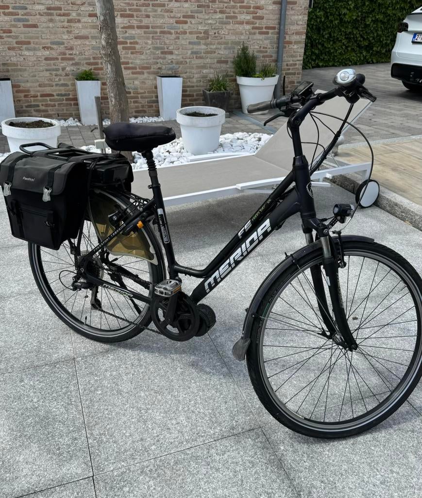 Elektrische dames fiets  , merk Merida , mt :53 , alles ok !, Gebruikt, 51 tot 55 cm, 50 km per accu of meer, Ophalen