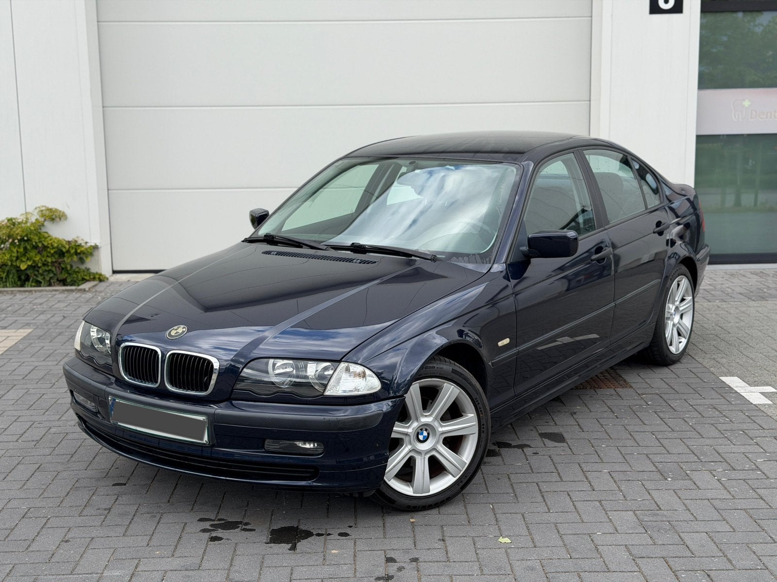 Bmw 318i Automaat Airco slechts 110.000km, Auto's, BMW, Automaat, Bedrijf, Radio, Te koop