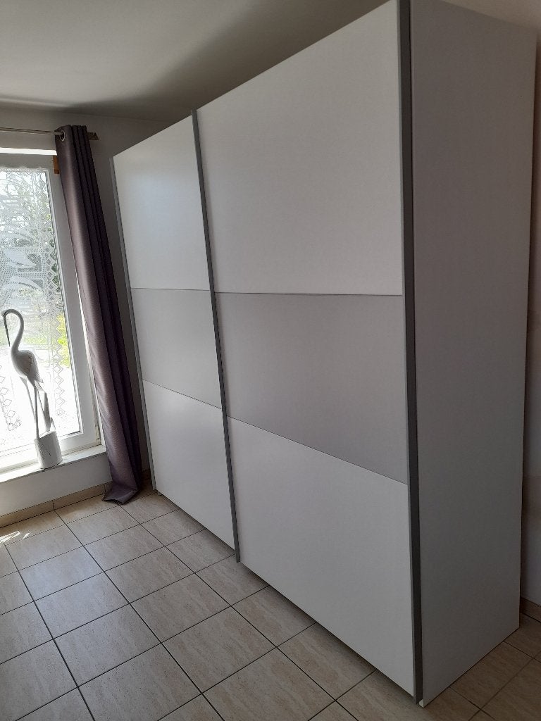 Garde-robe Neuve. Region Charleroi. Tel 0494118335, Maison & Meubles, Enlèvement, Neuf, Avec espace de penderie