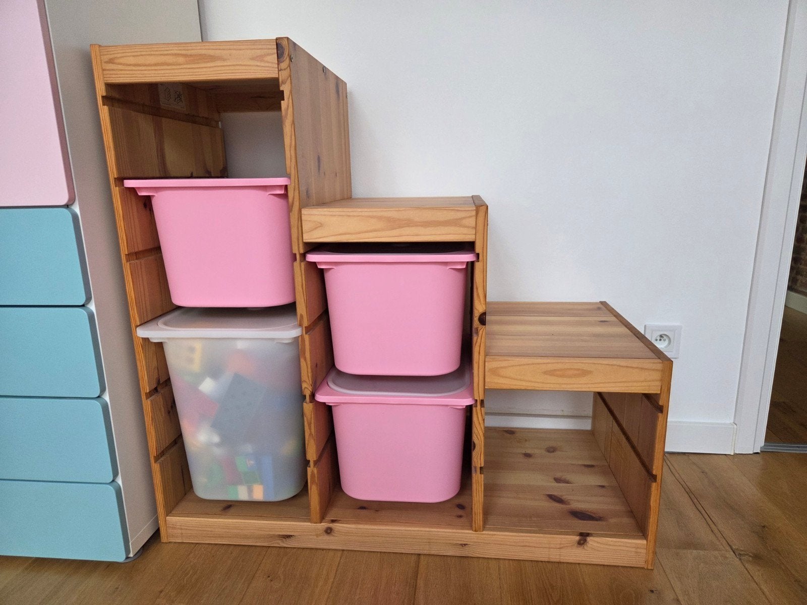 IKEA Trofast opbergmeubel met roze bakken, Ophalen, Kast, 50 tot 70 cm, Zo goed als nieuw