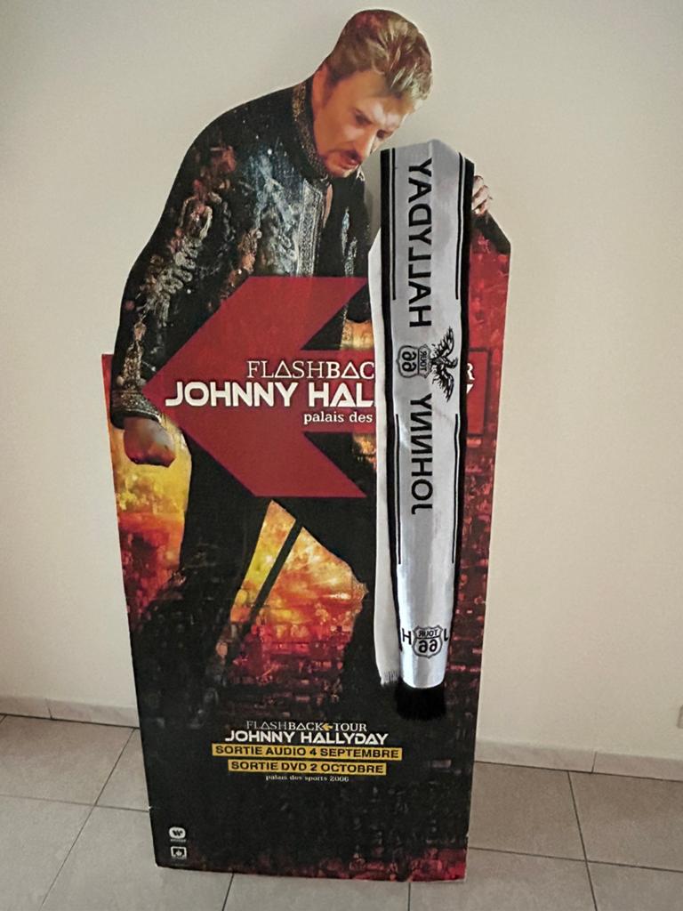 Hardkartonnen foto van Johnny Hallyday, Verzamelen, Foto's en Prenten, Ophalen, Zo goed als nieuw, Foto