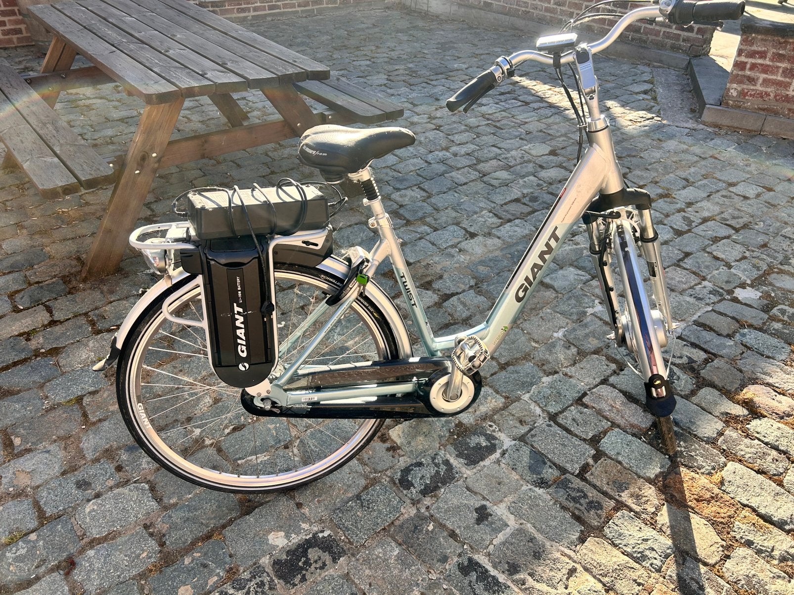Ebike Giant met defecte accu, Ophalen, Zo goed als nieuw, Giant