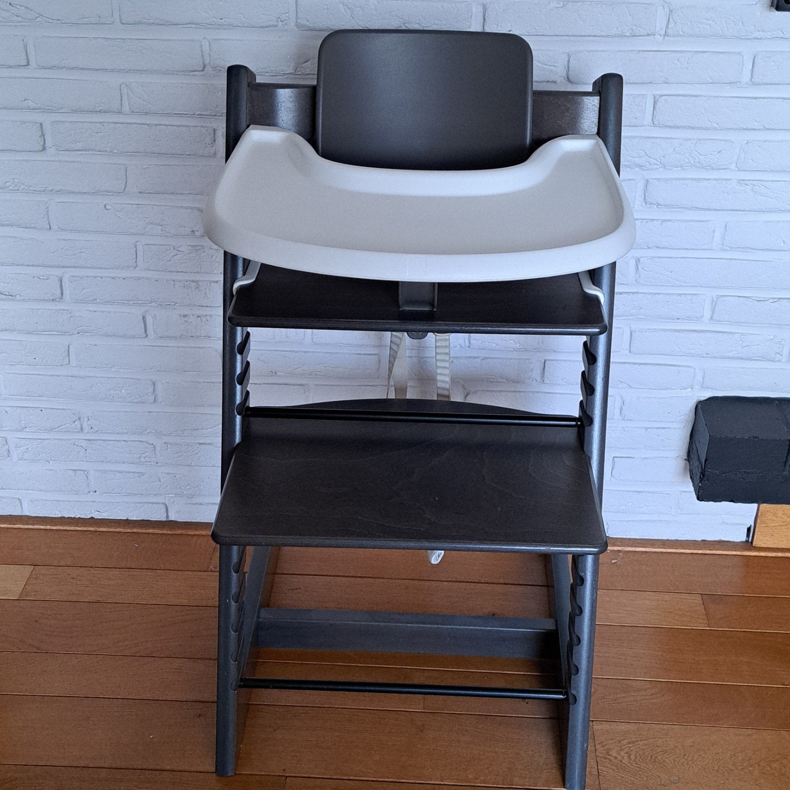 Tripp Trapp Stokke +babyset, tray, riempje, kussen, glijders, Ophalen, Zo goed als nieuw, Meegroeistoel, Aanschuifbaar