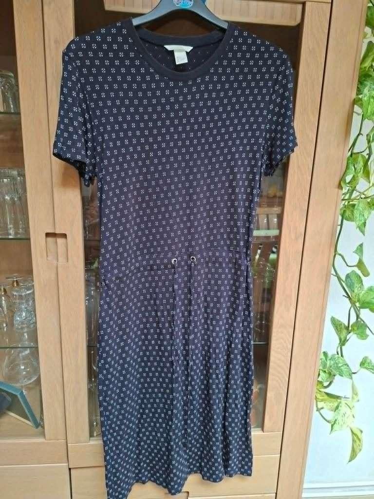 H&M: Donkerblauw kleed met print (small), Kleding | Dames, Jurken, H&M, Blauw, Ophalen of Verzenden, Maat 36 (S)