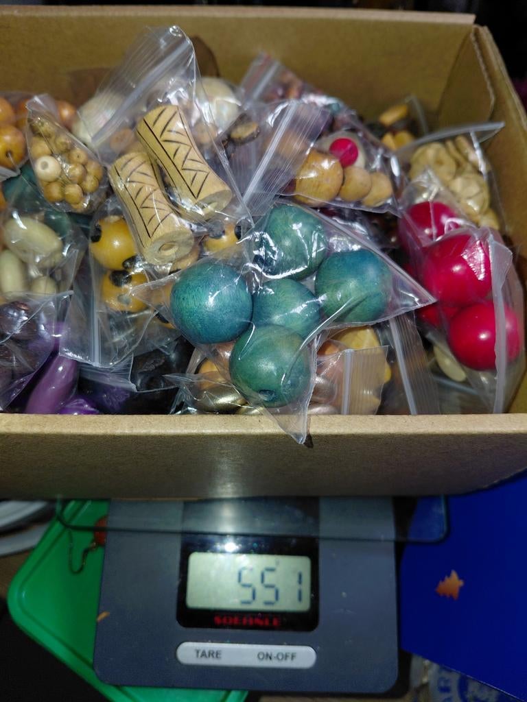 550 grammes de perles en bois, Enlèvement ou Envoi