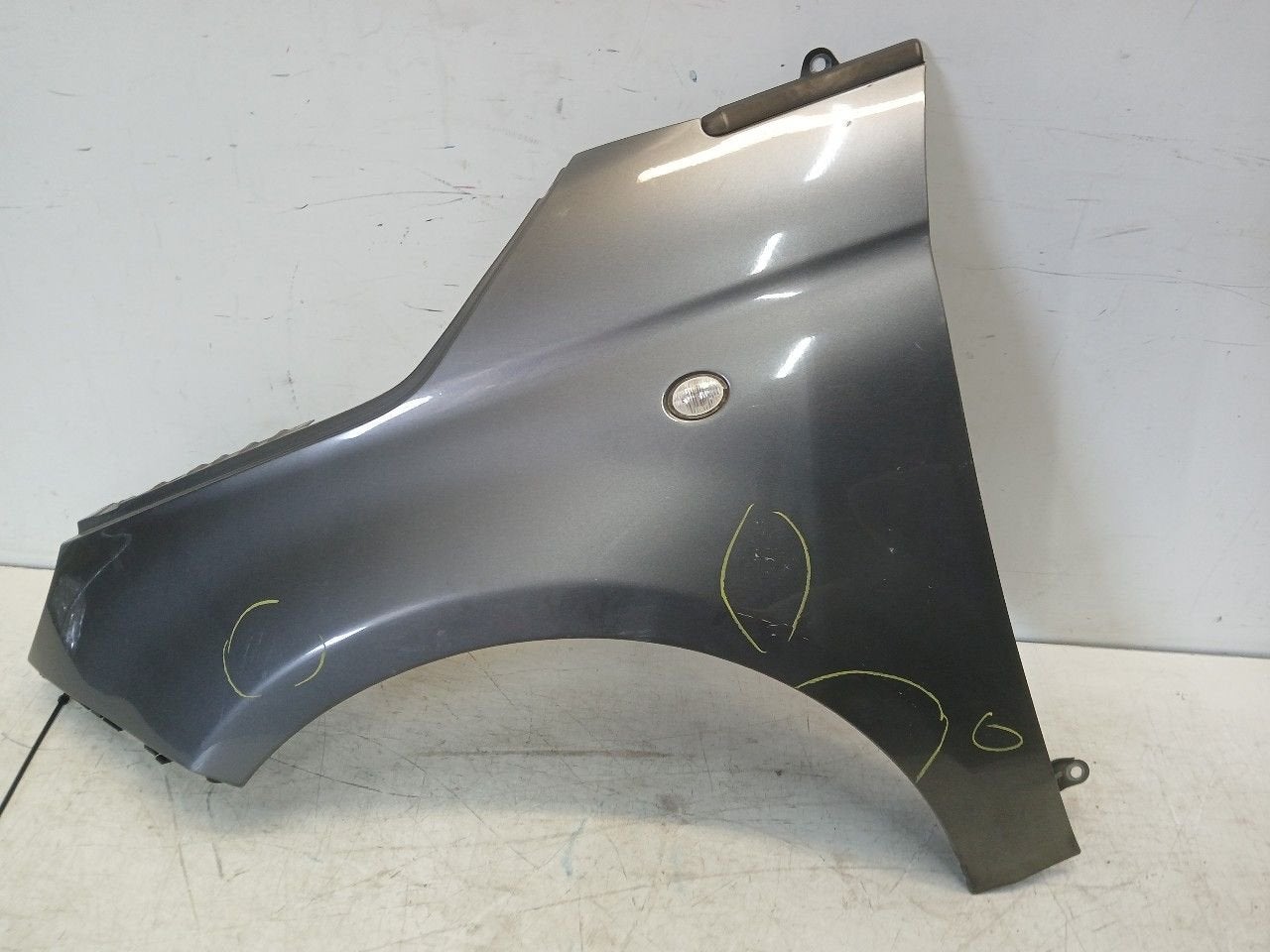 Spatbord links voor Fiat 500, Van der Ven Autorecycling B.V., Gebruikt, Ettenseweg 76, 4706 PB Roosendaal, The Netherlands, Herkomst onderdeel bekend