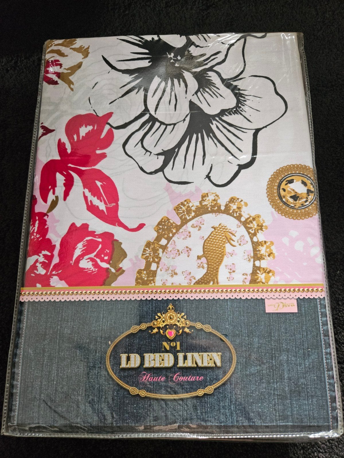 LD Bed Linen Haute, Verzenden
