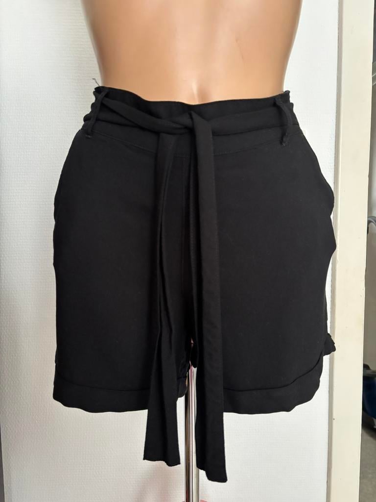 Nieuwe zwarte, soepele shorts, Maat 38/40 (M), Kort, Zwart, Nieuw