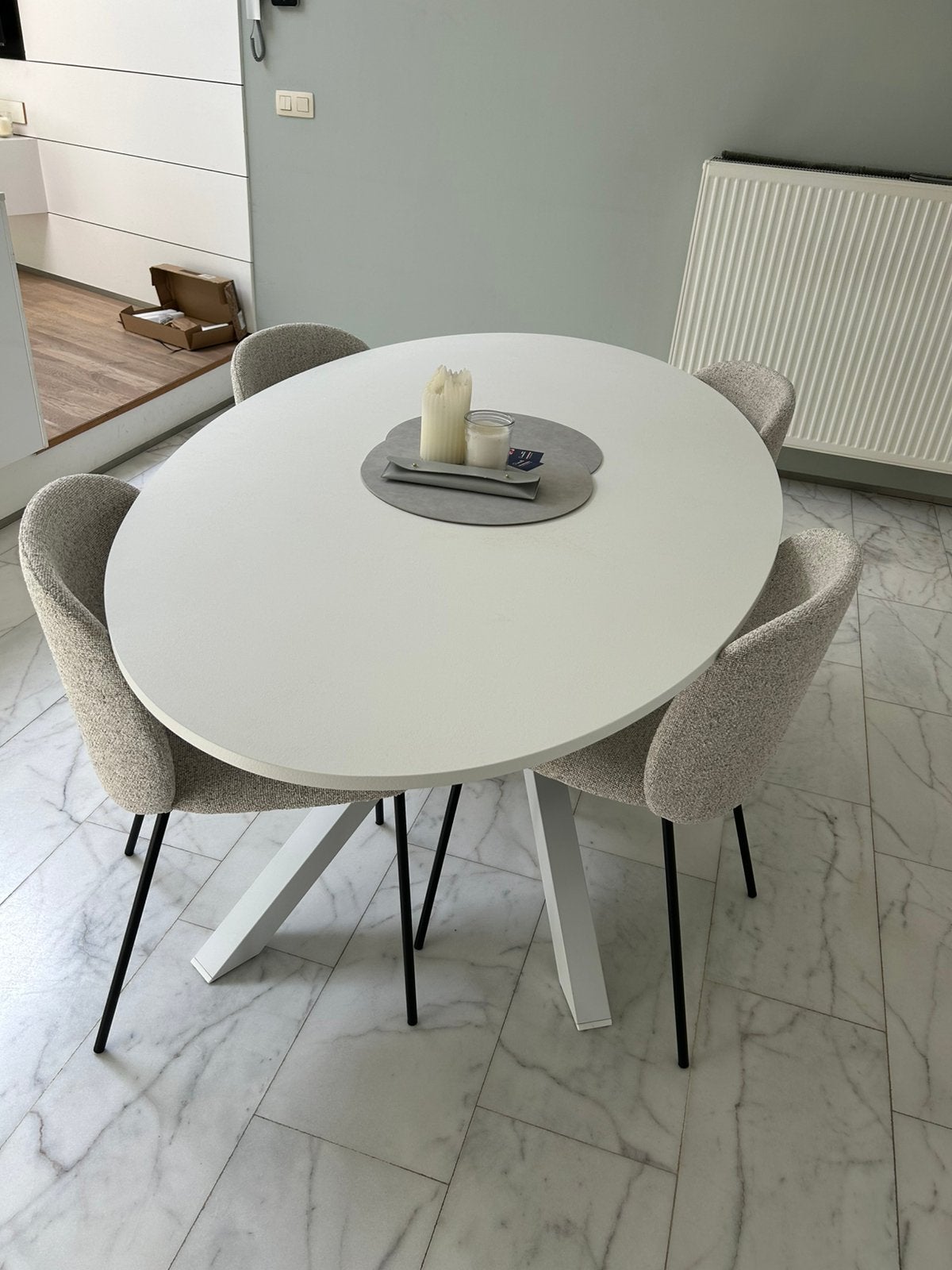 Ovale eettafel, Quatre personnes, 150 à 200 cm, Comme neuf, 100 à 150 cm