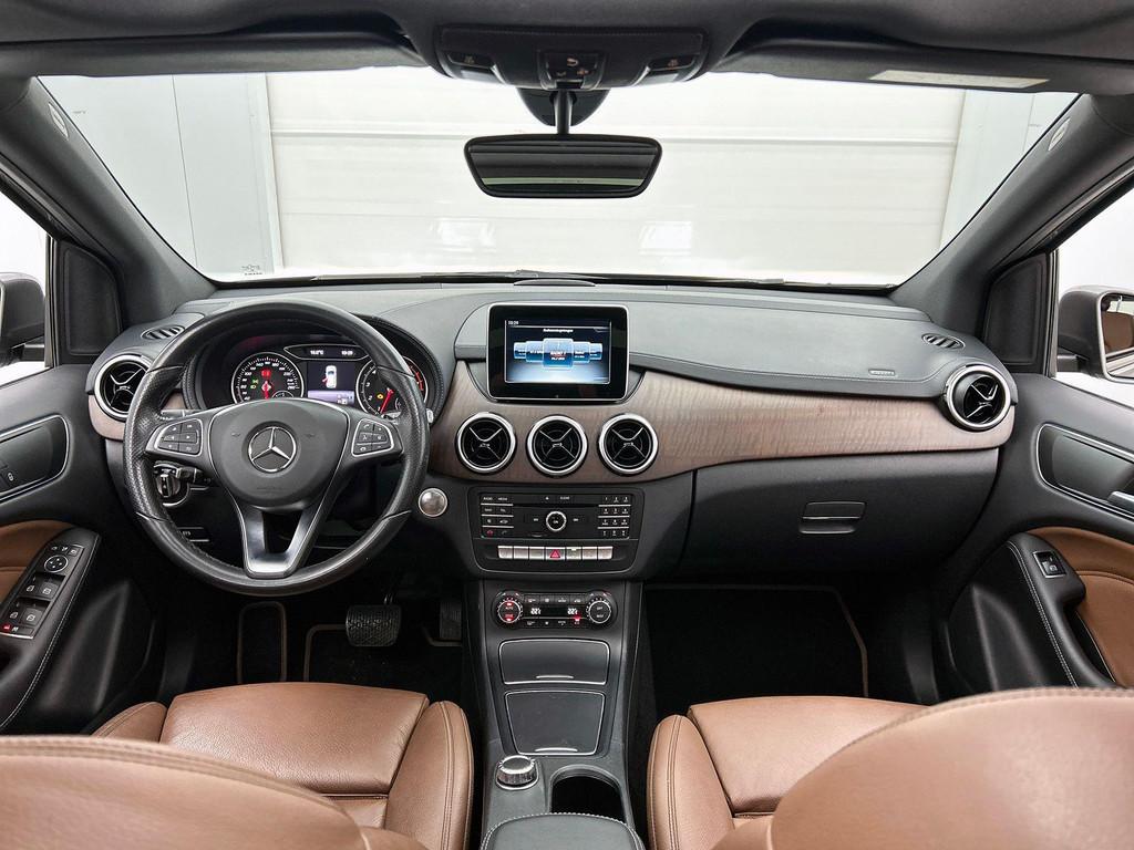 Mercedes-Benz B-Klasse 180 Style | Panoramisch Dak | Trekhaa, Auto's, Gebruikt, Euro 6, 4 cilinders, 1600 cc
