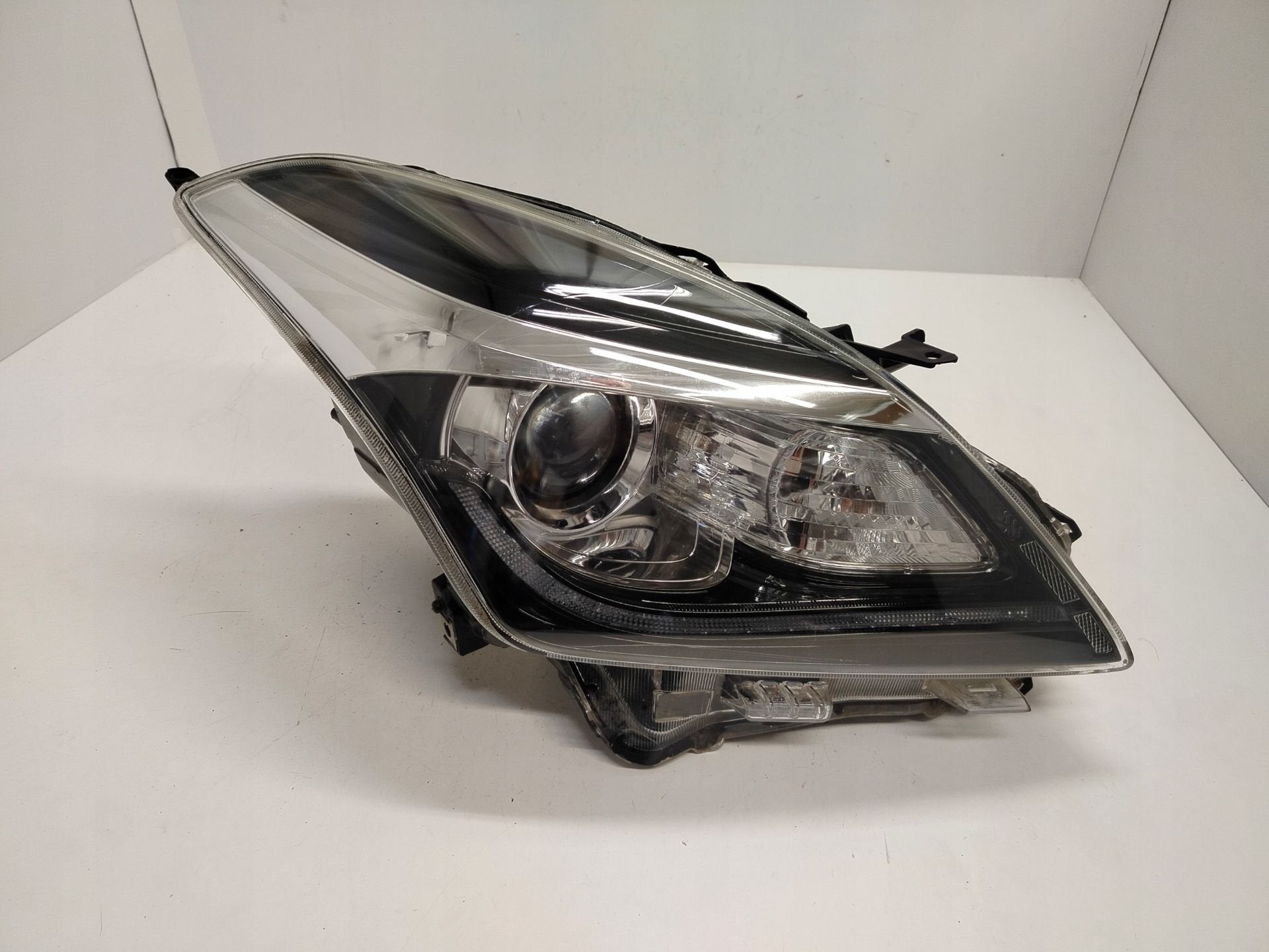 Phare droit Suzuki Baleno 100-18513, Info@suzuki.co.jp, Takatsuka-cho, Chuo-ku 300
432-8611  Hamamatsu, Suzuki Motor Corporation