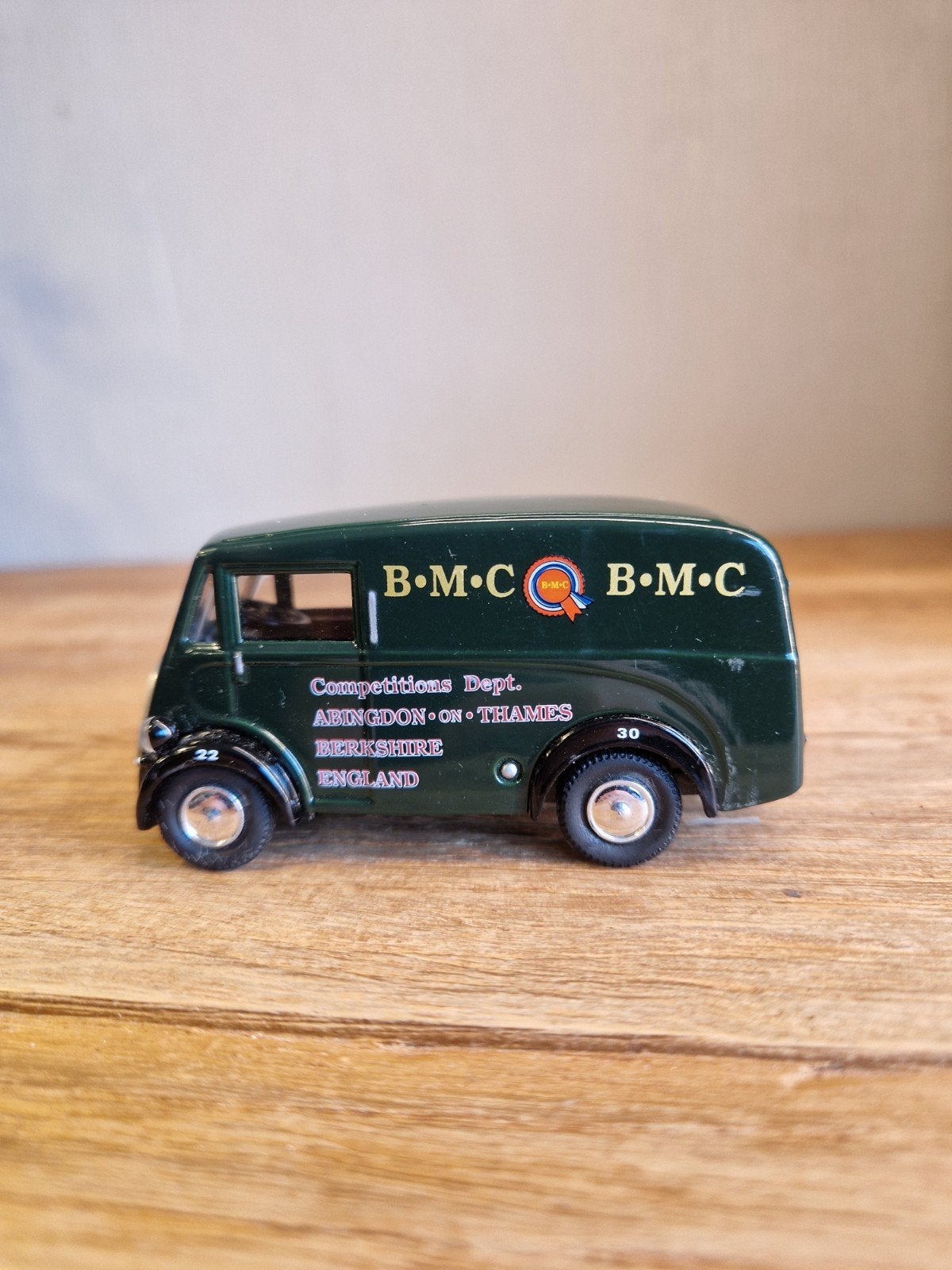 corgi toys 1/43 B.M.C Morris j type, Hobby en Vrije tijd, Modelauto's | 1:43, Ophalen of Verzenden, Corgi