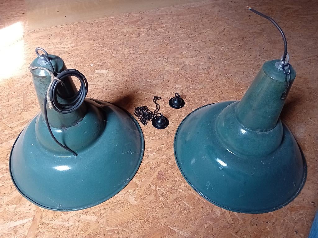 Industriële emaille hanglamp, Ophalen